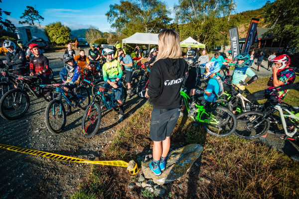 Jess briefing at the Cable Bay Enduro 2021 Jess briefing at the Cable Bay Enduro 2021